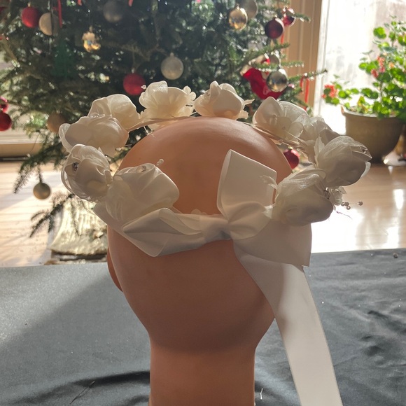 Chic White Floral Rhinestone Crown With Ribbon Bow - Picture 3 of 3